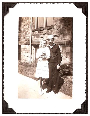 1943 - Rob and 'Donna' - Oberlin...jpg